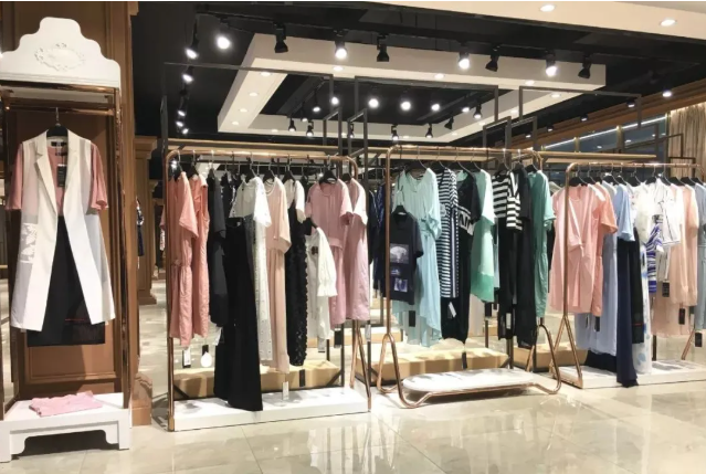 【企叮咚科技平臺營銷策略】這家服裝店利用企叮咚開業大捷，10天收款39.3萬元