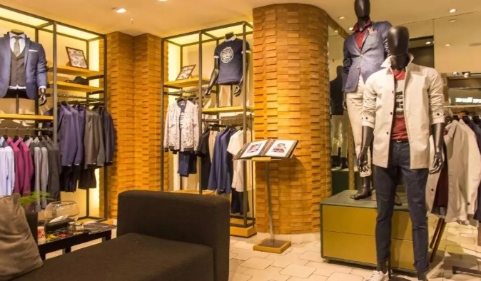【企叮咚科技平臺營銷策略】服裝店運用企叮咚“拋磚引玉”，免費送出2851臺跑步機，收款373萬