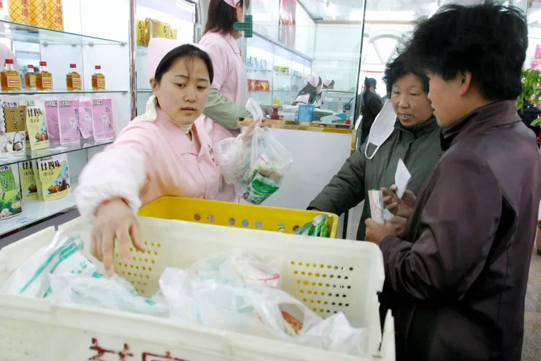 【企叮咚科技平臺營銷策略】年貨節，藥店如何用贈品引爆客流量？